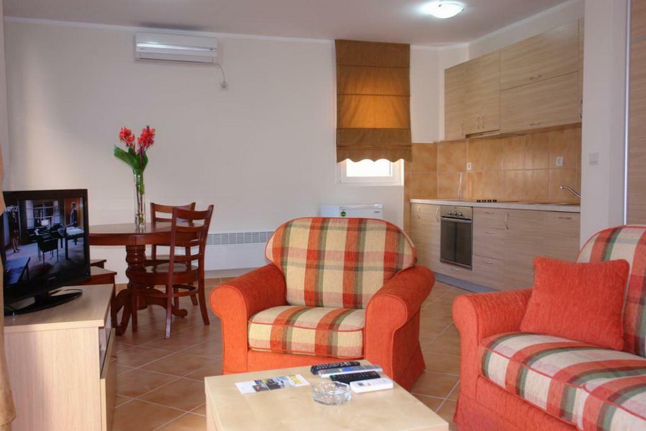 בודווה Villa Franeta Apartments מראה חיצוני תמונה